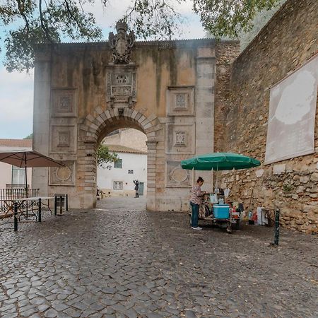 Stylish Getaway In A Mezzanine Flat By The Castle Leilighet Lisboa Eksteriør bilde