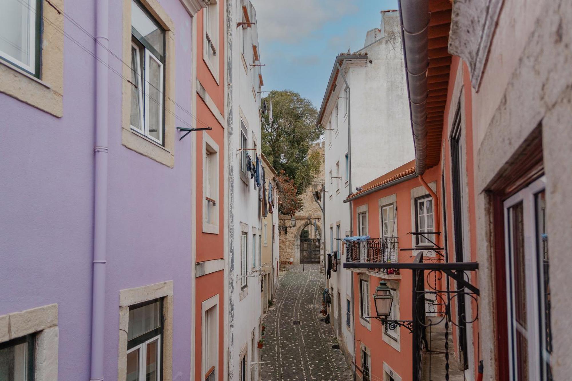 Stylish Getaway In A Mezzanine Flat By The Castle Leilighet Lisboa Eksteriør bilde