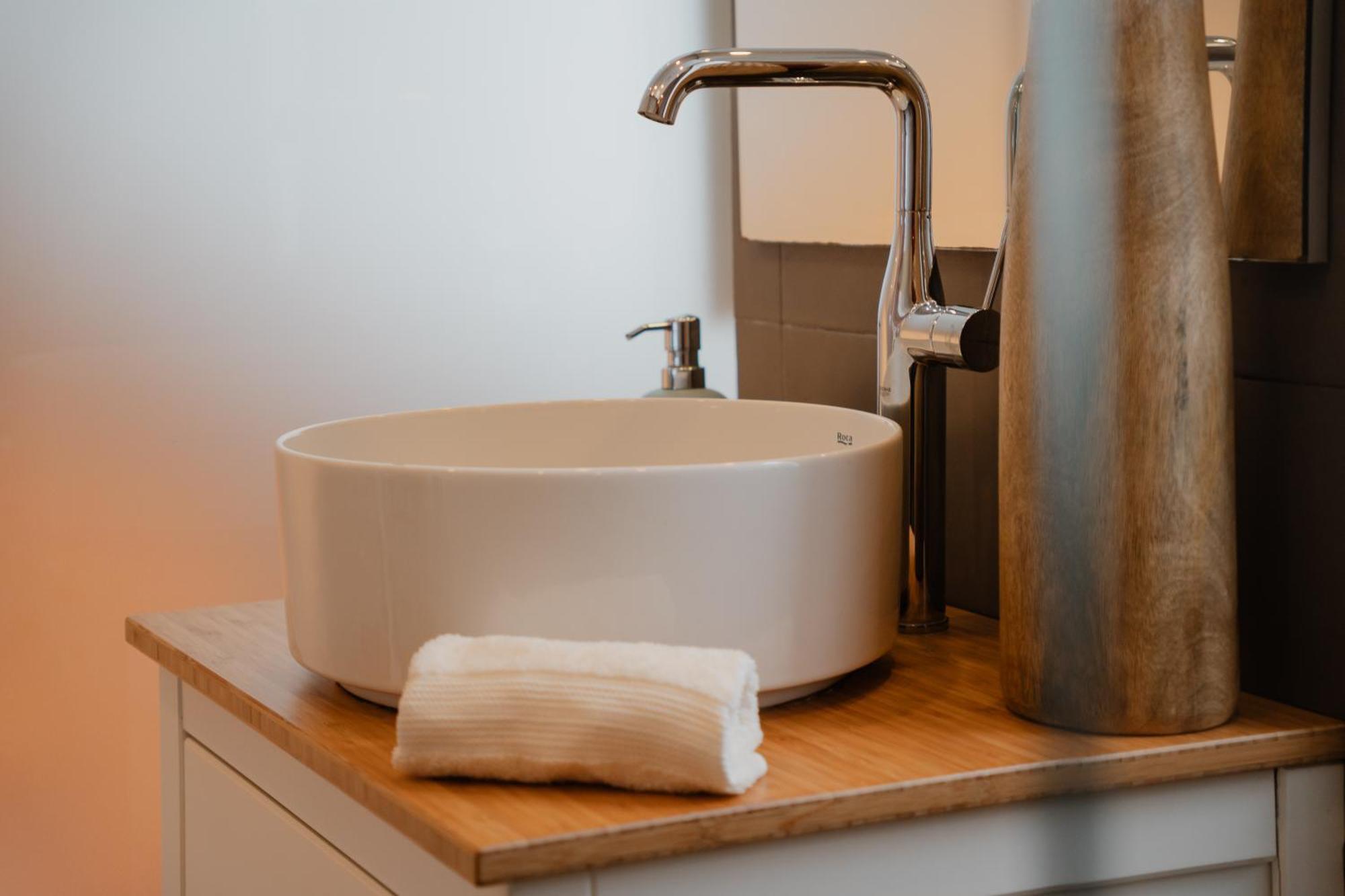 Stylish Getaway In A Mezzanine Flat By The Castle Leilighet Lisboa Eksteriør bilde